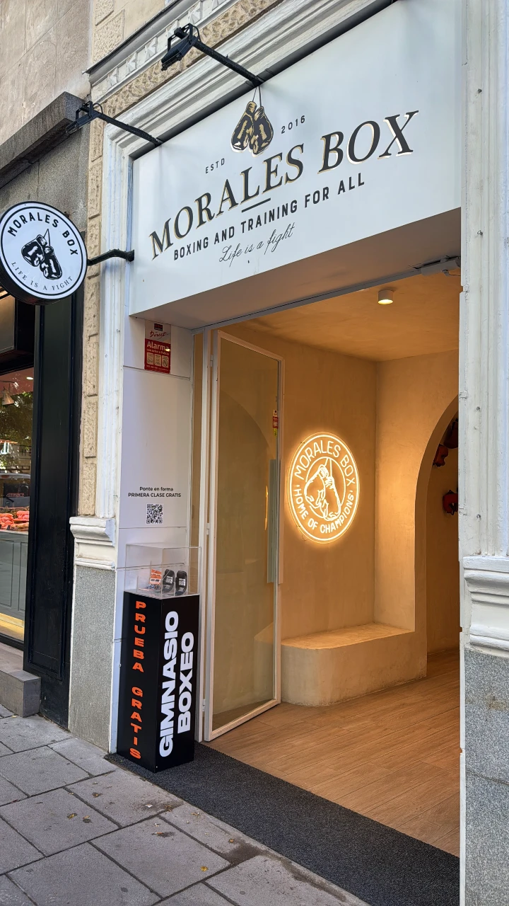 Entrada de MISalud en Morales Box, Calle de Hermosilla 56, Barrio de Salamanca, Madrid